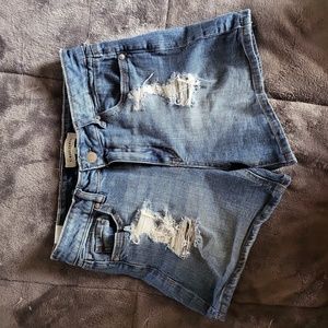 Almost Famous size 9 shorts